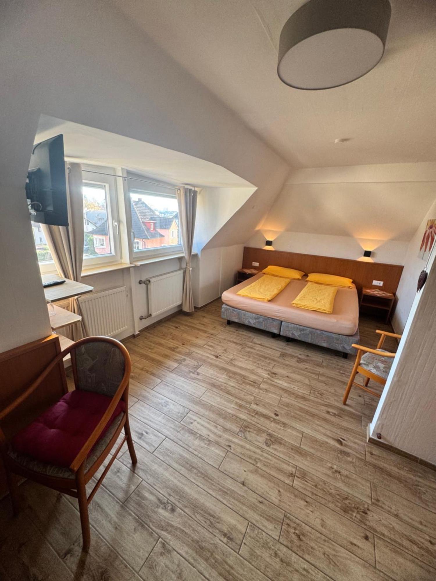 Hotel-Heilsberg กอทท์มาดิงเกน ภายนอก รูปภาพ