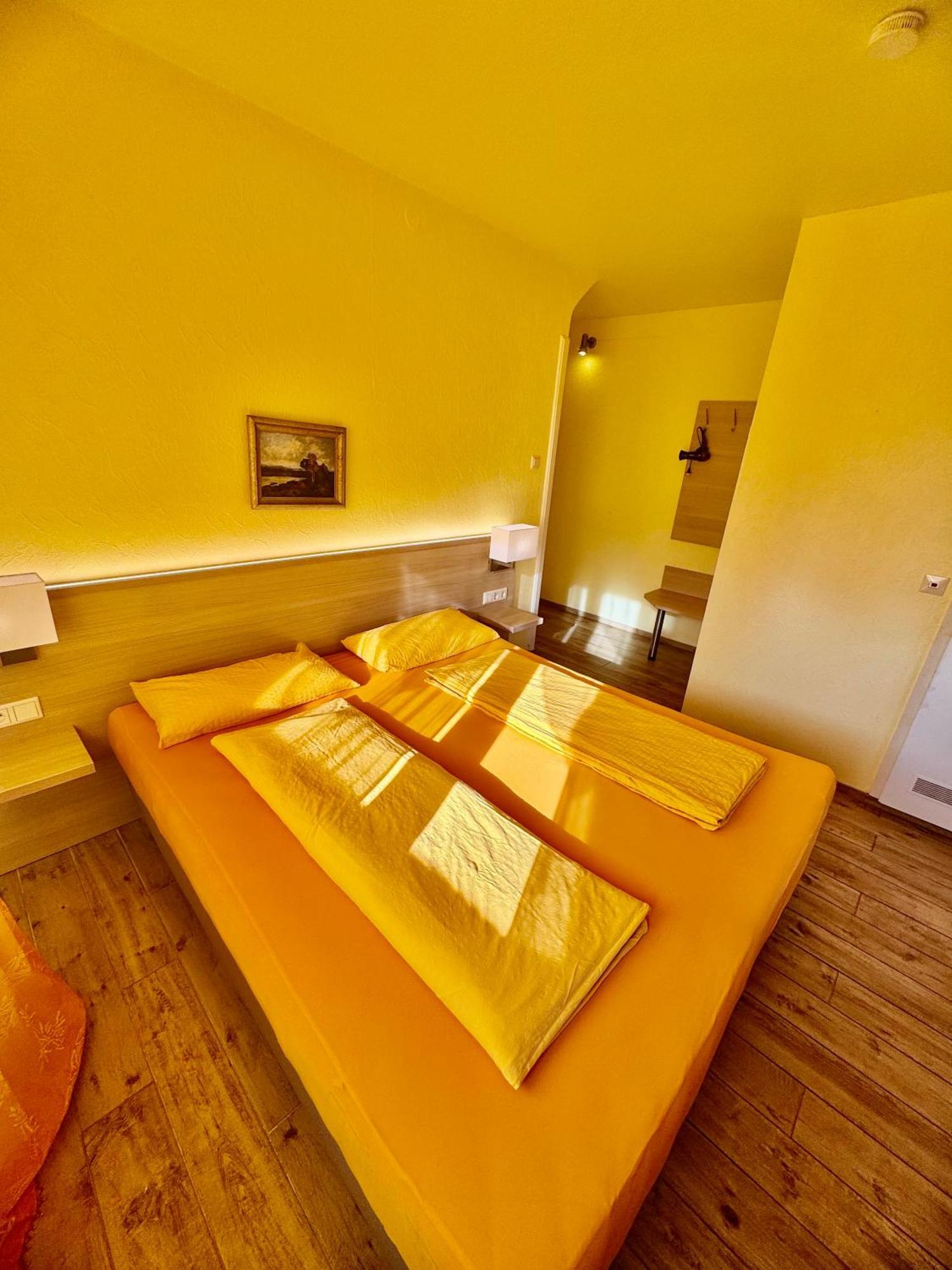 Hotel-Heilsberg กอทท์มาดิงเกน ภายนอก รูปภาพ