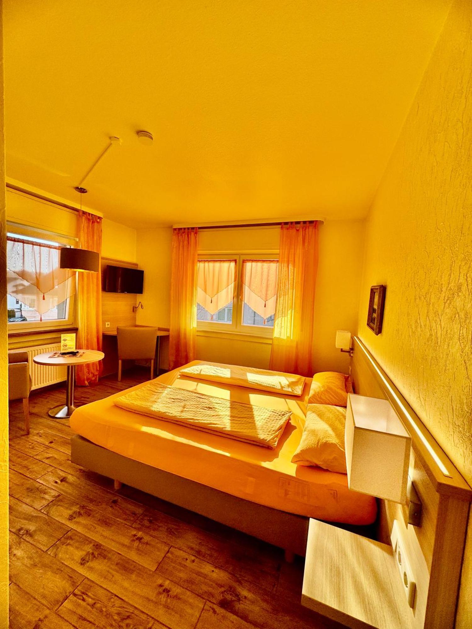 Hotel-Heilsberg กอทท์มาดิงเกน ภายนอก รูปภาพ