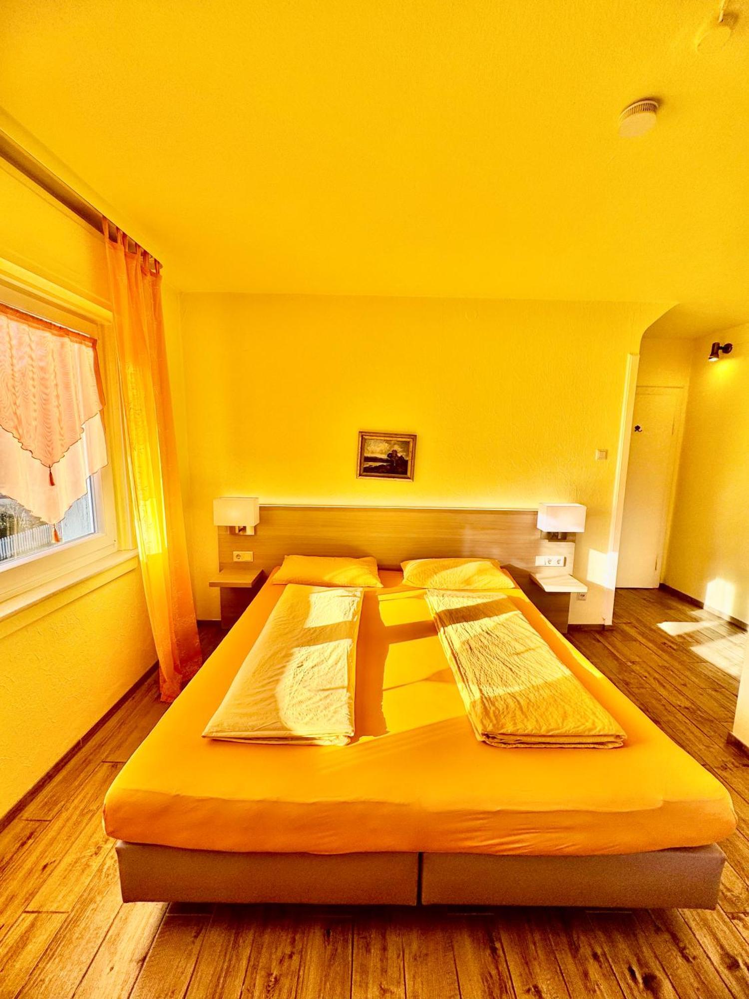 Hotel-Heilsberg กอทท์มาดิงเกน ภายนอก รูปภาพ