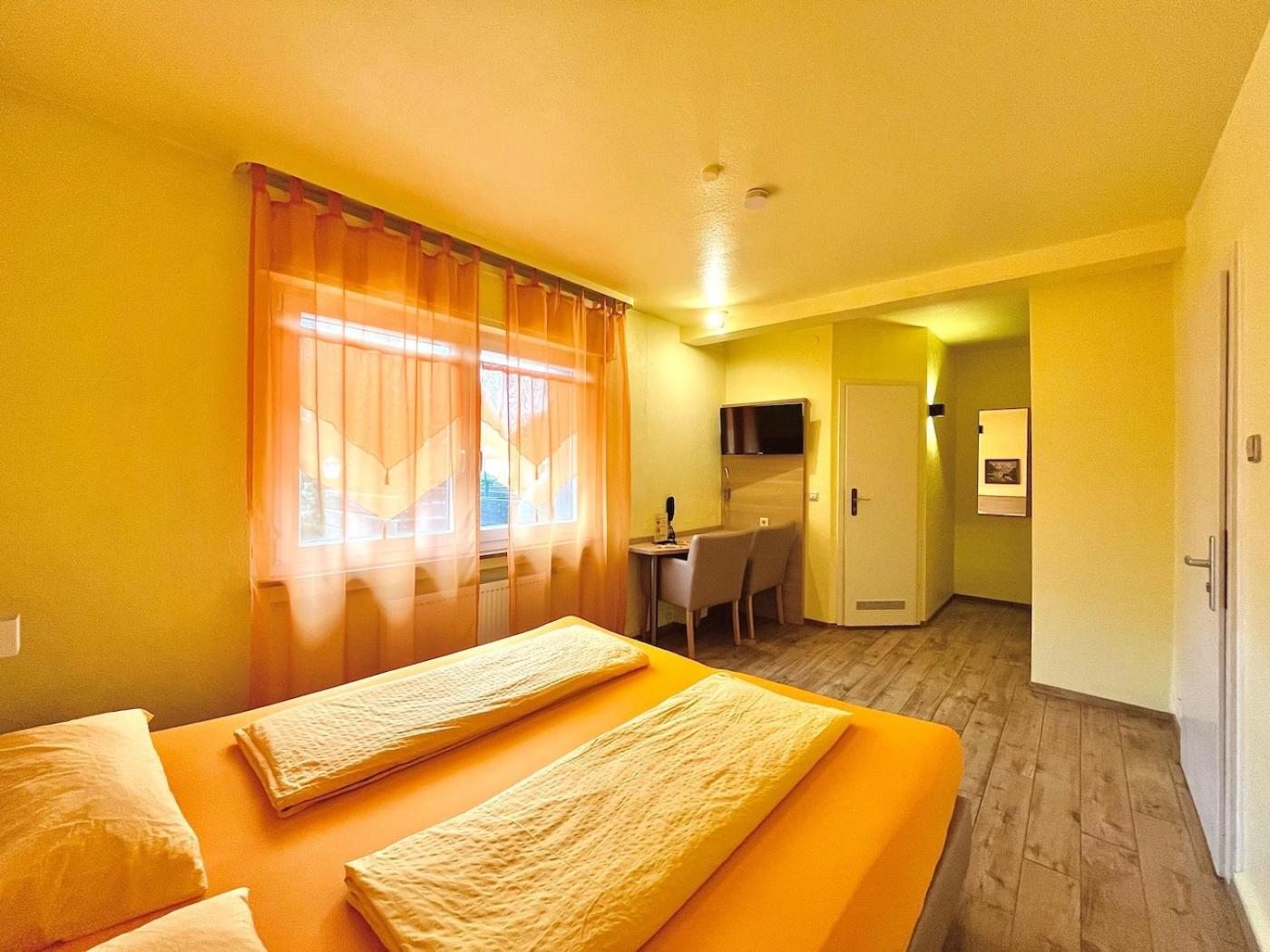 Hotel-Heilsberg กอทท์มาดิงเกน ภายนอก รูปภาพ