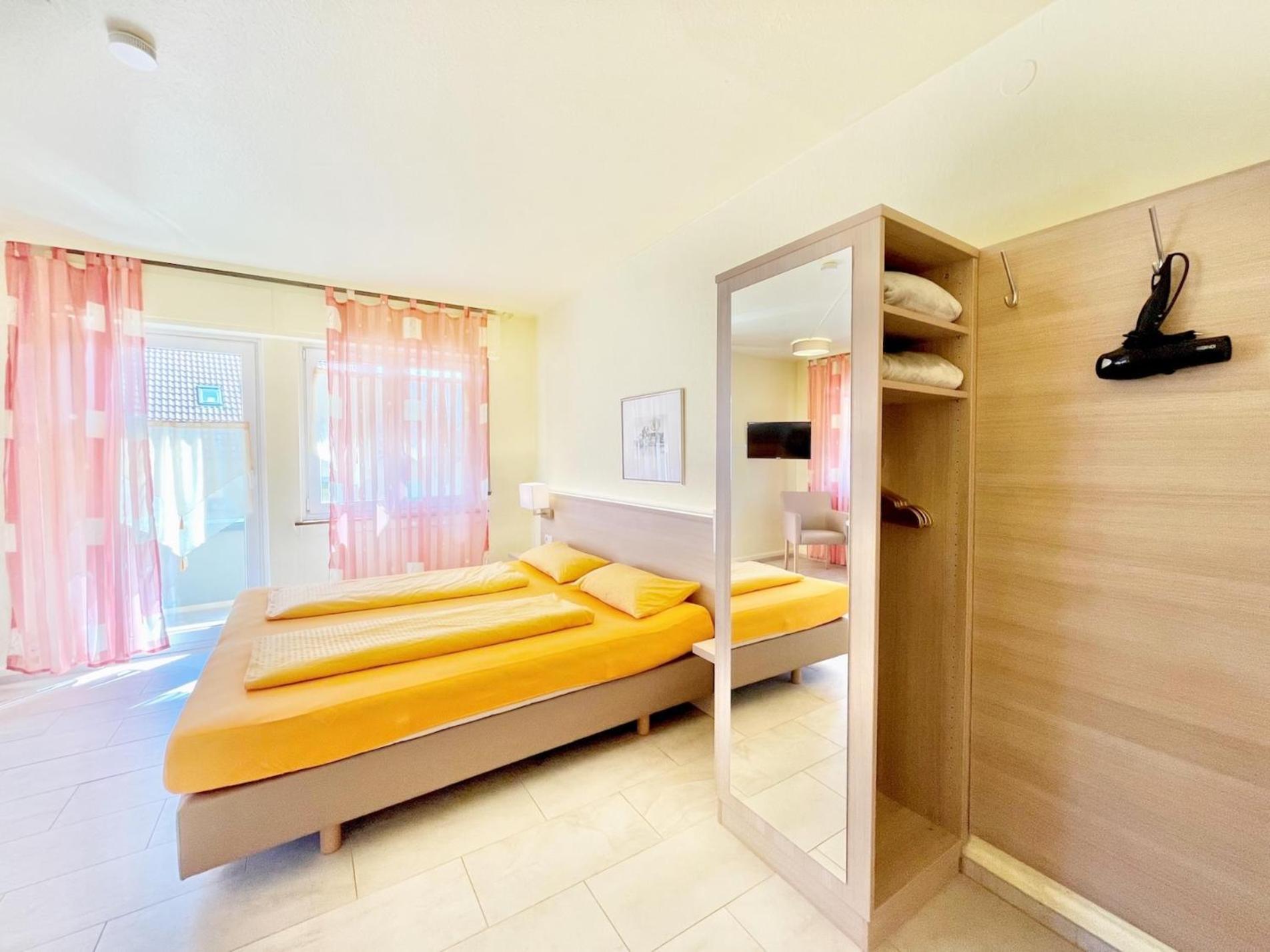 Hotel-Heilsberg กอทท์มาดิงเกน ภายนอก รูปภาพ
