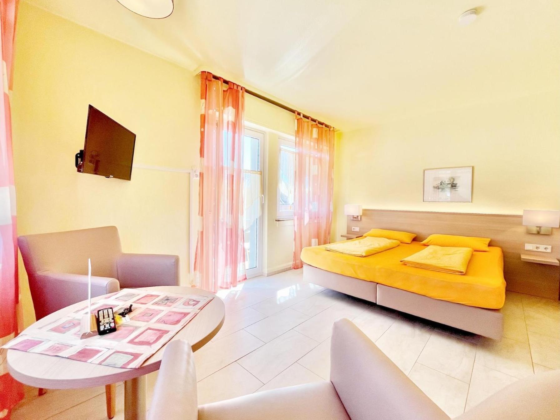 Hotel-Heilsberg กอทท์มาดิงเกน ภายนอก รูปภาพ