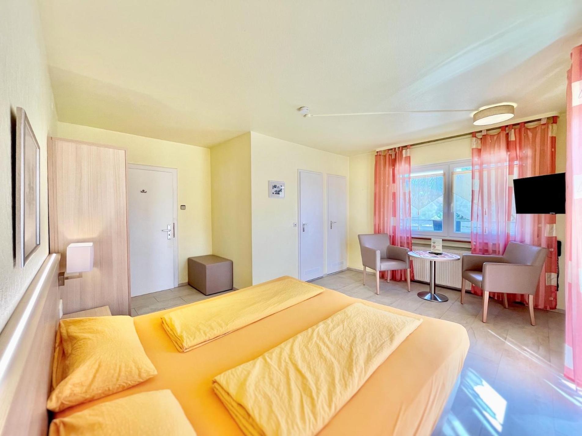 Hotel-Heilsberg กอทท์มาดิงเกน ภายนอก รูปภาพ